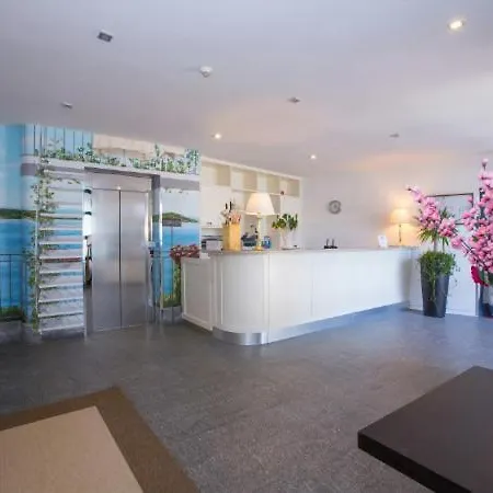 Sleeps 6 Pool T421690